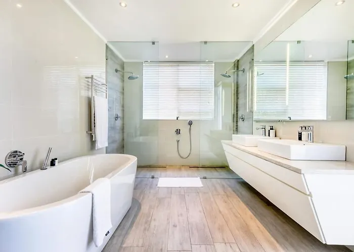Holiday home Rocha - Chic 150m To Pool Roof Deck Tucson