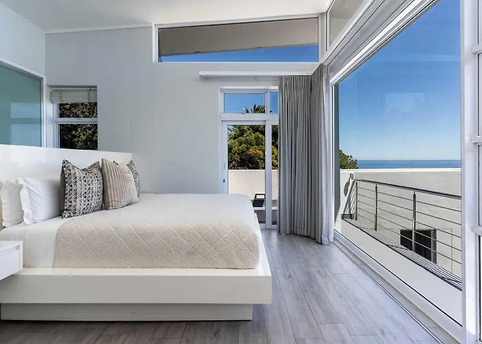 Holiday home Rocha - Chic 150m To Pool Roof Deck *
